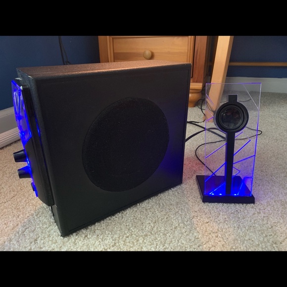 Speaker with subwoofer - Picture 3 of 3